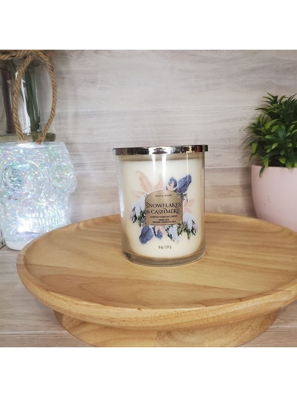 Bath and Body Works Snowflake Cashmere Holiday Candle 8oz One Wick